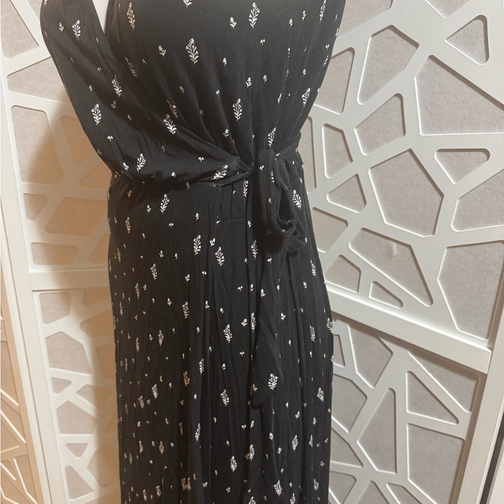 LOFT Black and White Patterned Wrap Dress - Picture 2 of 5
